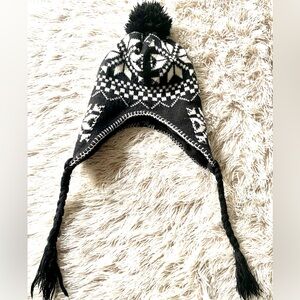 Black n White Beanie
